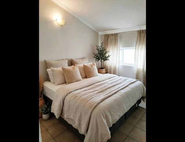 2 BEDROOM PROPERTY TO RENT IN UITZICHT